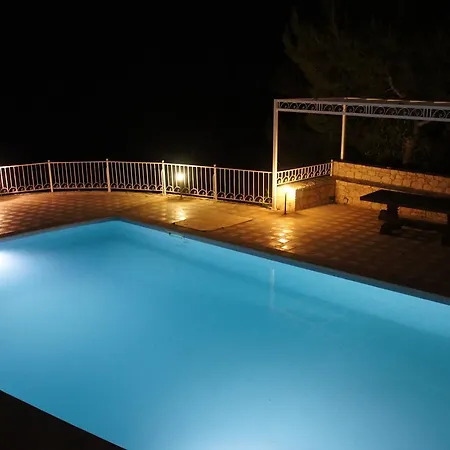 Willa Welcome To Paradise In Margaux *